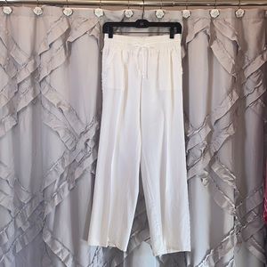Takara brand. Linen blend, white pants. Size S